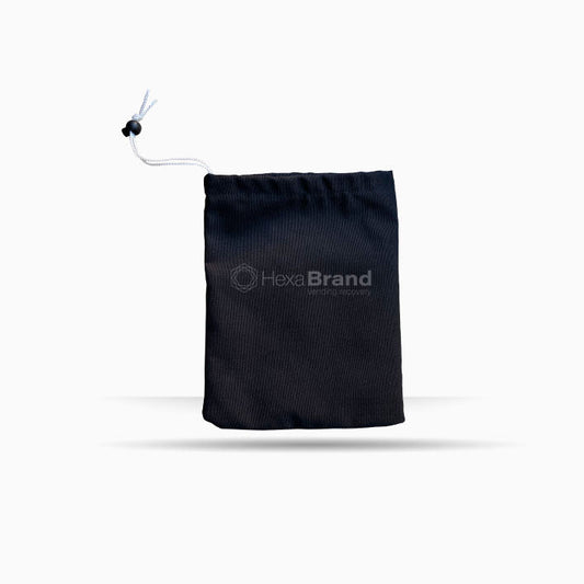 Bolsa de recaudación vending fabricada con tejido muy flexible. Cierre de cordón ajustable. Color negro. Lavable y resistente. Recauda las monedas de tus máquinas de forma profesional y limpia.